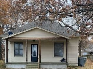 1302 SE 1st St, Wagoner, OK 74467