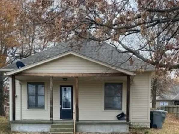 1302 SE 1st St, Wagoner, OK 74467