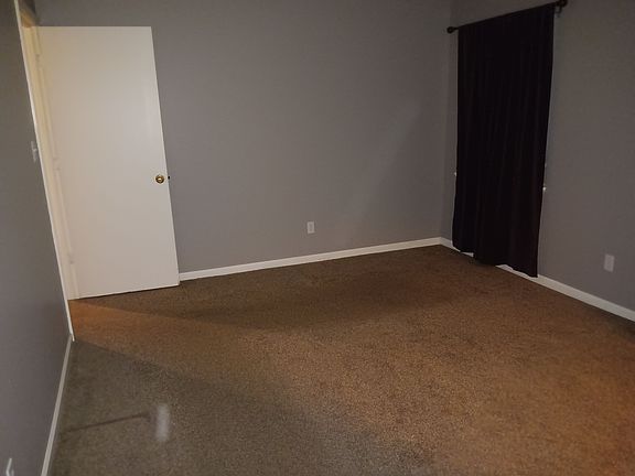 4th image of 627 E Franklin St #627
