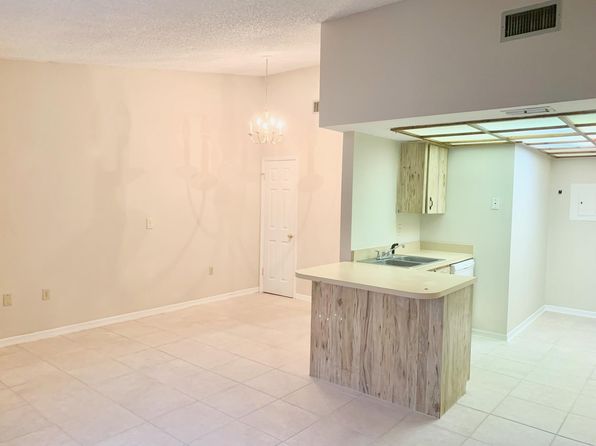 1611 Crystal Park Cir #1611