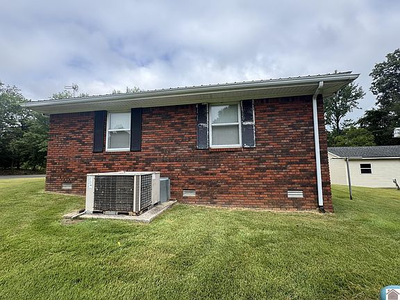 4th image of 1868 Lowes Rd