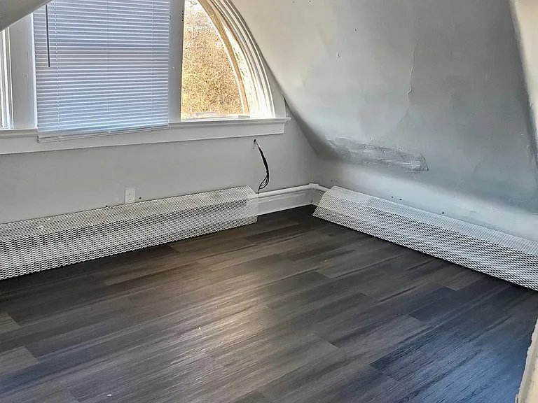 2860 Harrison Ave — Photo 26