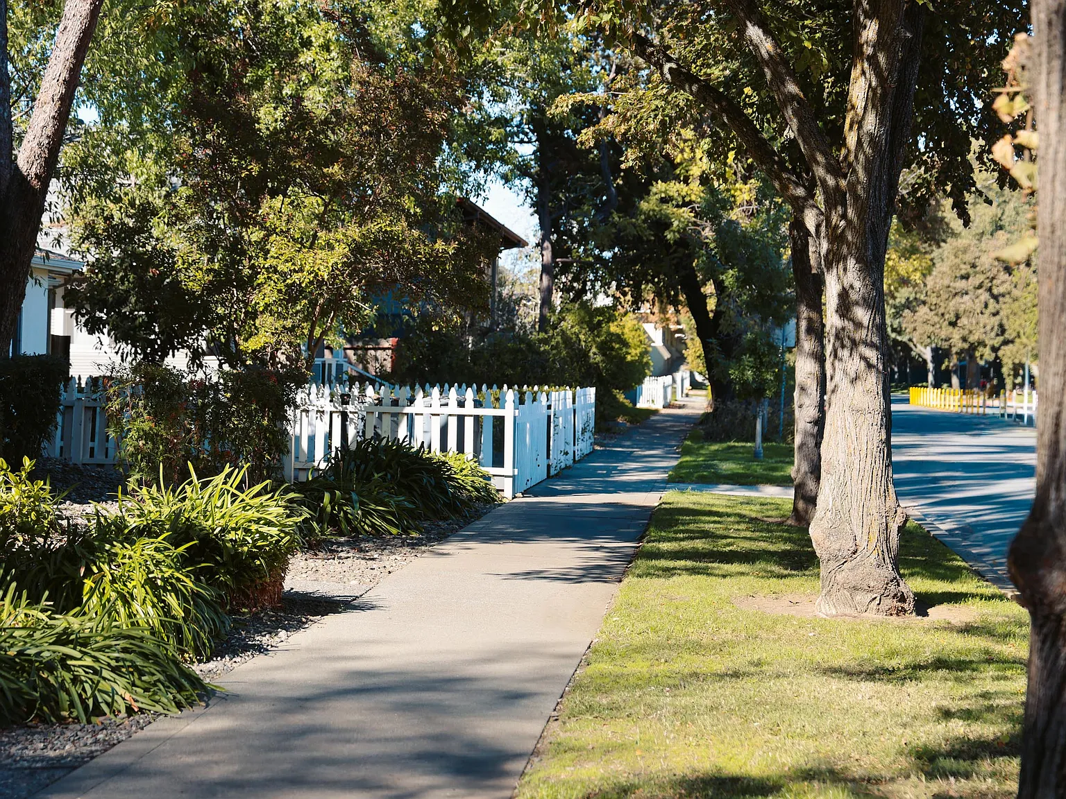 I Street Apartments — Photo 1