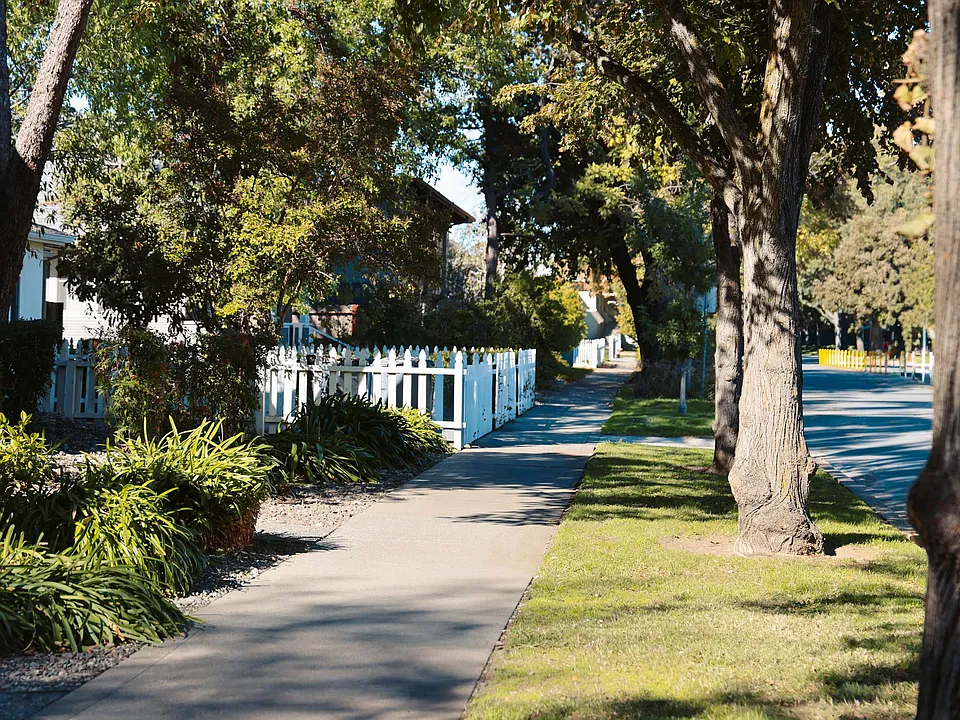 I Street Apartments