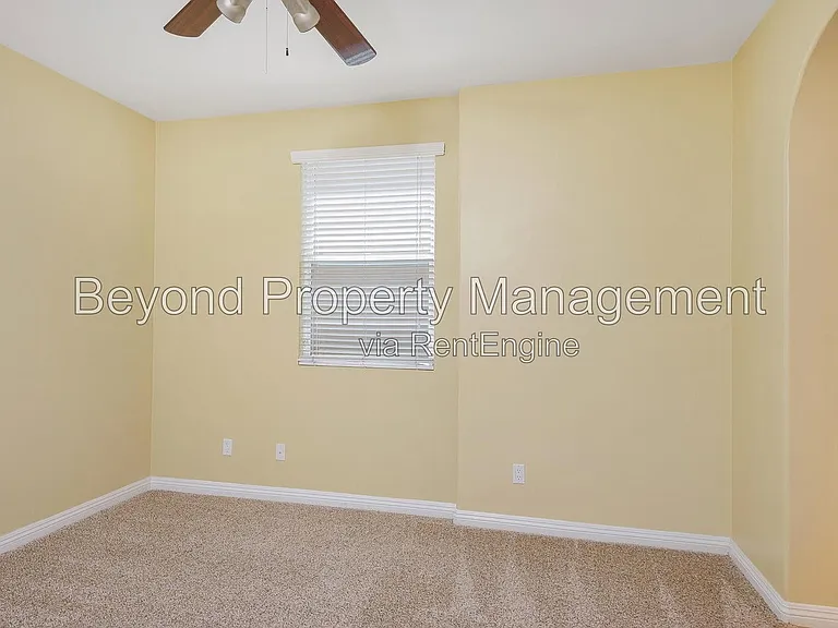 2947 Farragut Rd — Photo 19