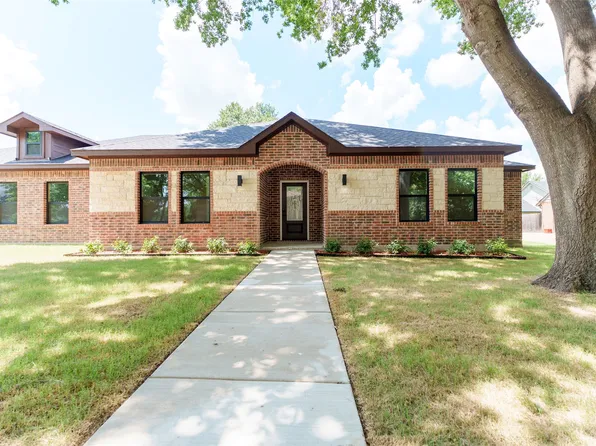 2002 Arcady Ln, Corsicana, TX 75110