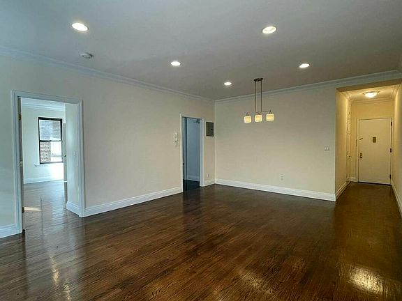 3rd image of 22 W 77th St APT 55