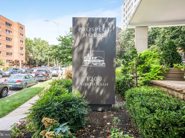1200 N Nash St APT 241, Arlington, VA 22209