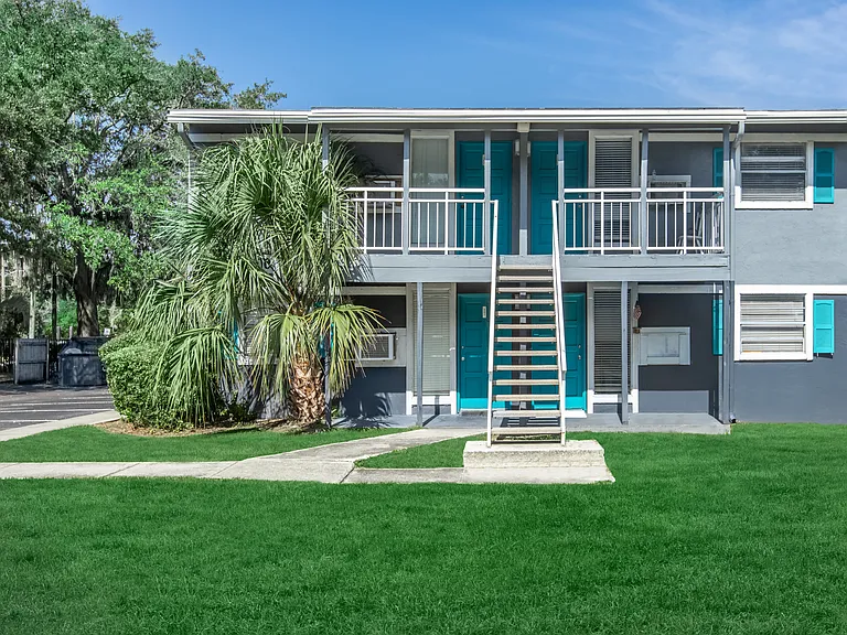 Lakewood Oaks Apartments — Photo 24