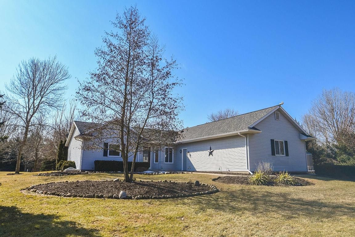 S26W36249 Hay Dr, Dousman, WI 53118 Zillow