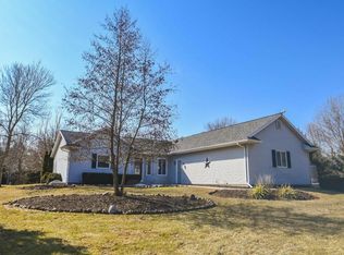 S26W36249 Hay Dr, Dousman, WI 53118