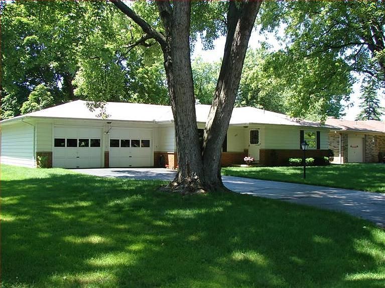 2nd image of 553 Maulbetsch St