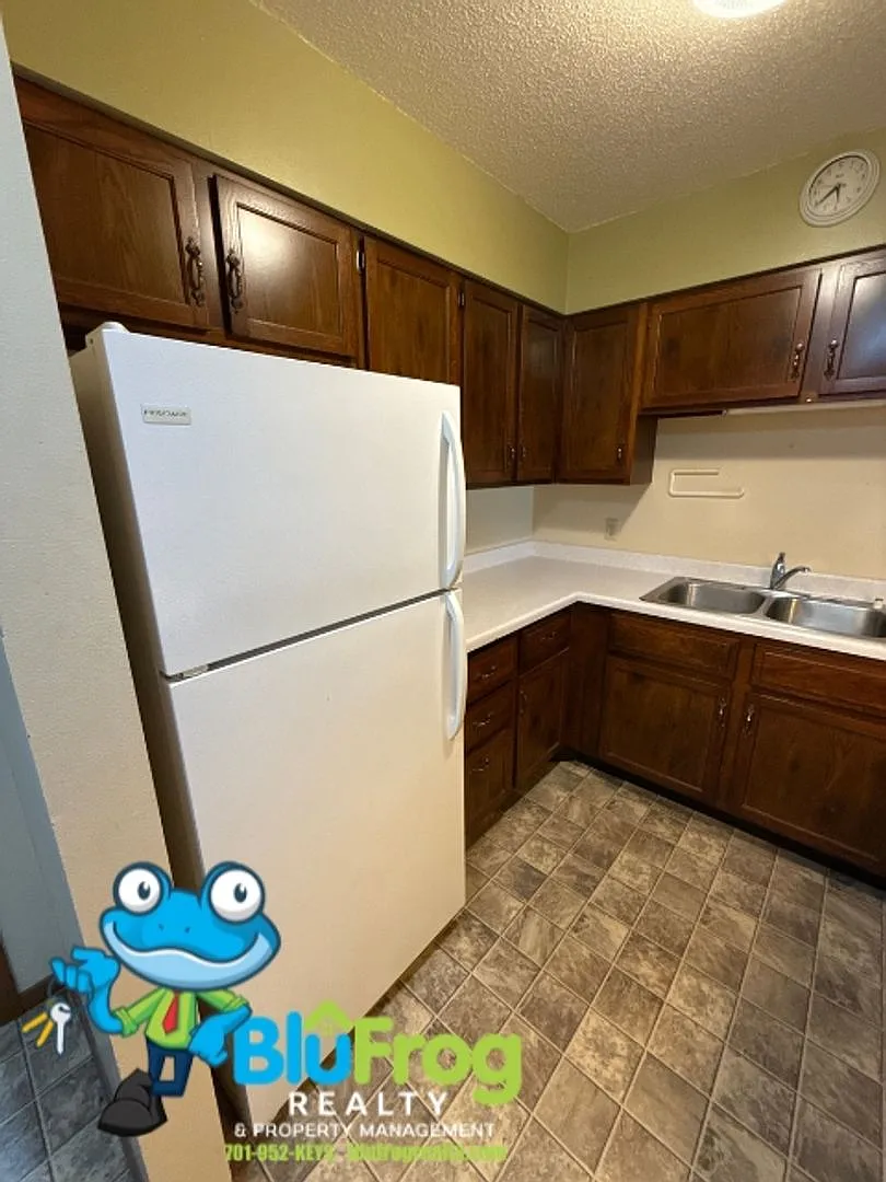 MP - Parkview Apartments — Photo 3