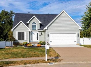 6354 High Point Ct, Davenport, IA 52806