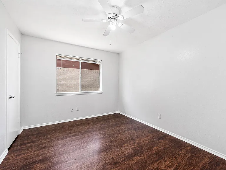 3423 Nutwood Ln — Photo 13