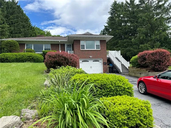 202 N Terry Rd, Syracuse, NY 13209