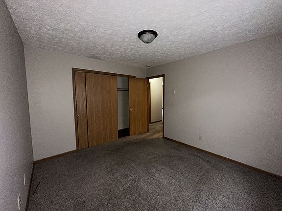5th image of 8 Westside Ct