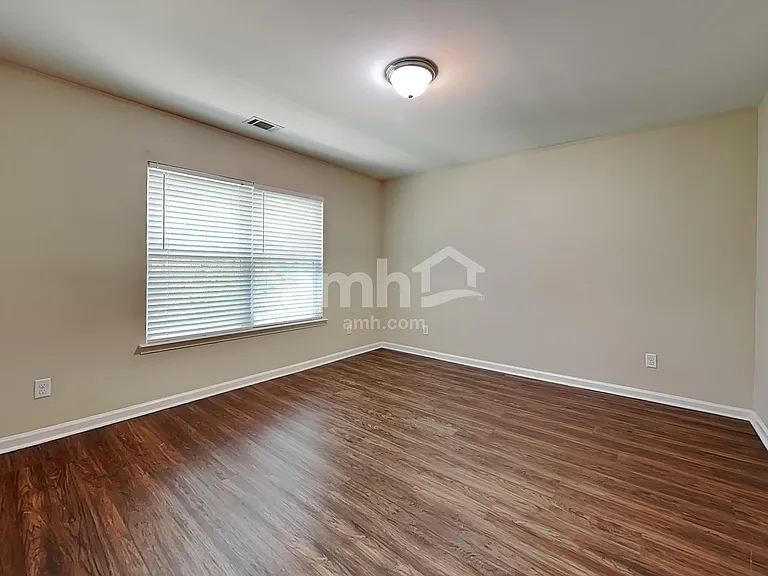 160 Grayson Ave — Photo 15