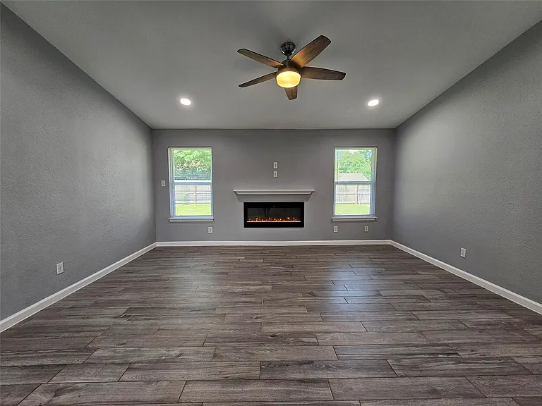2603 Peach Tree Ln — Photo 6