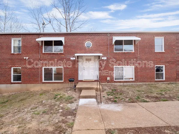 337 Mount Everest Dr, Fenton, MO 63026