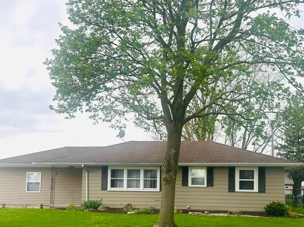 4025 Carl St, Woodburn, IN 46797