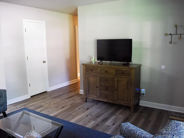 1108 Royal Dr — Photo 5