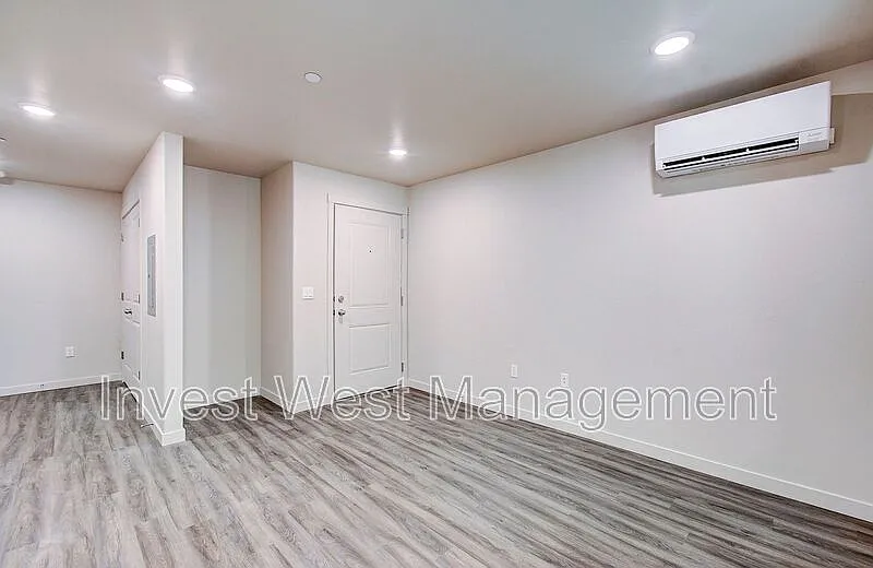 1 bed, 1.0 bath, 772 sqft, $1,575 — Photo 3