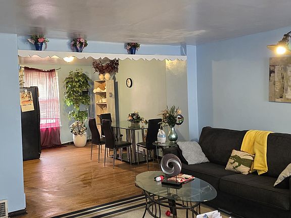 5th image of 604 Anchor St