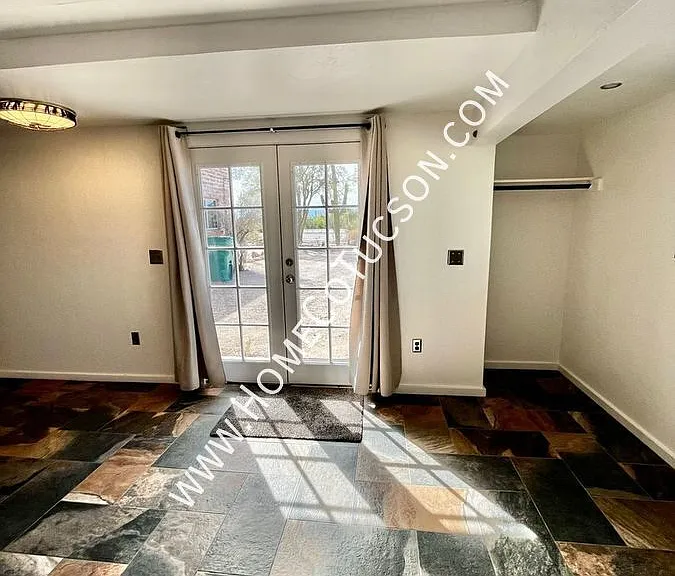 7424 N La Canada Dr #C — Photo 4