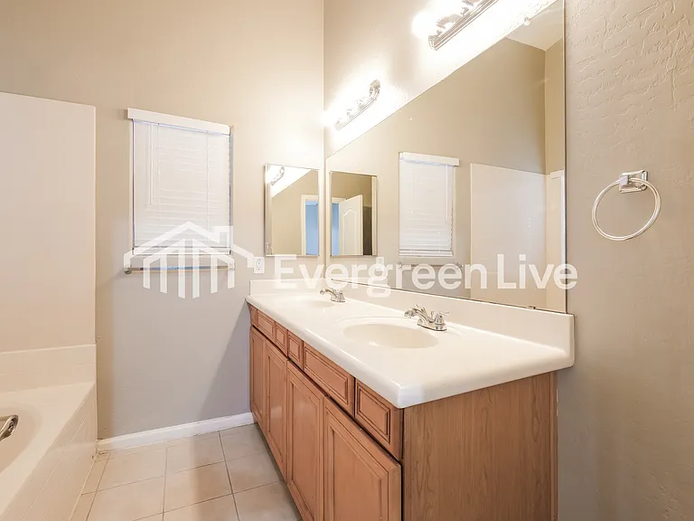 6026 N 68th Dr — Photo 14