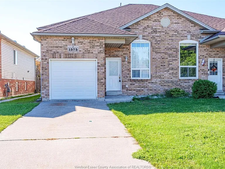 1575 Heatherglen Dr — Photo 1