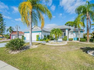 305 Caloosa Palms Ct, Sun City Center, FL 33573