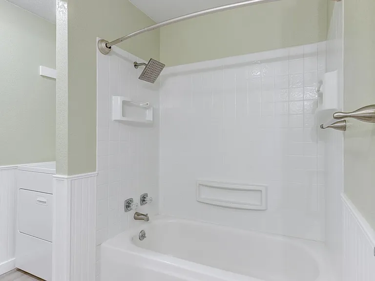2910 & 2912 S Holden Ave — Photo 21
