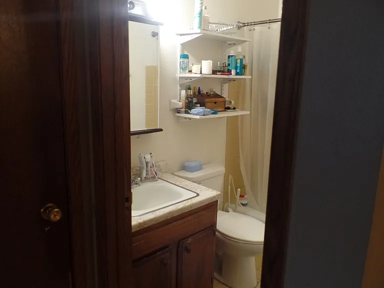 2533 N Oakland Ave #106 — Photo 4