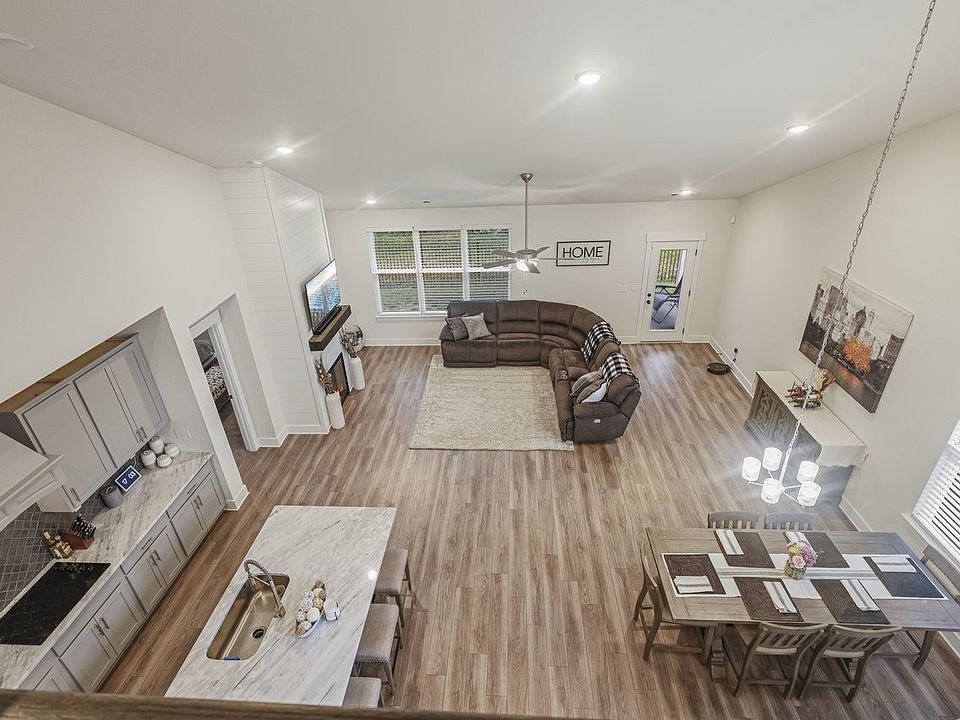 1st image of 2716 Kingfisher Dr