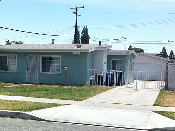 3rd image of 12122 Lemming St