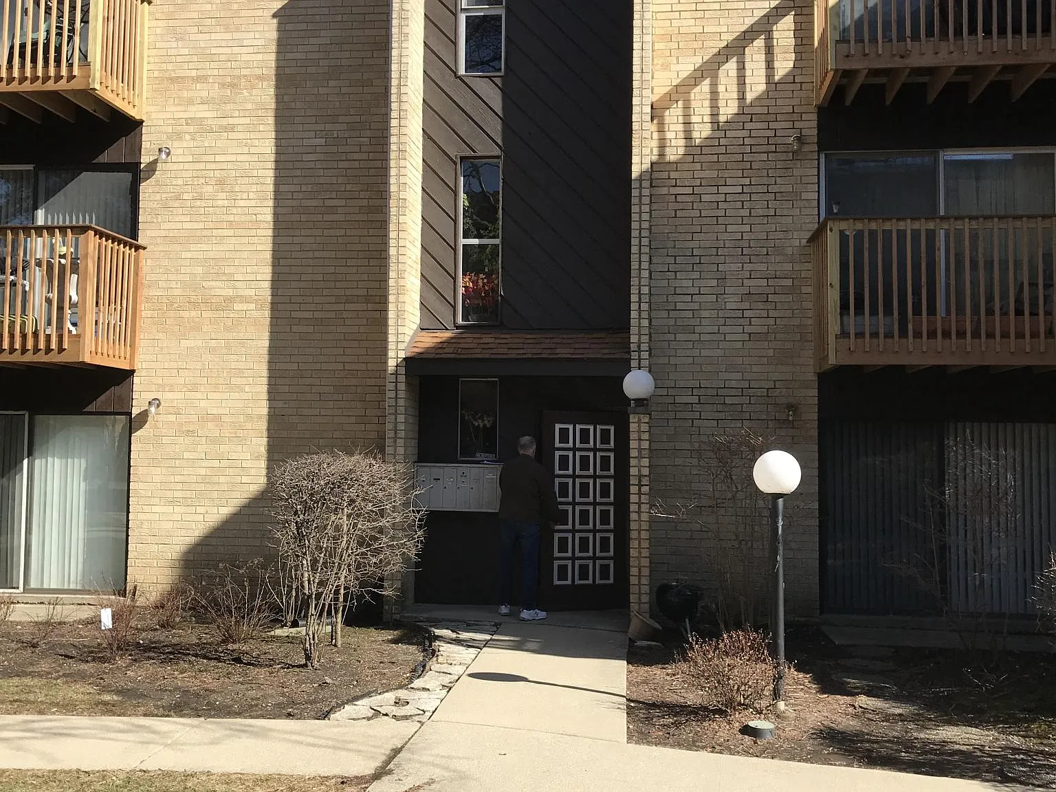1153 S Forums Ct — Photo 1