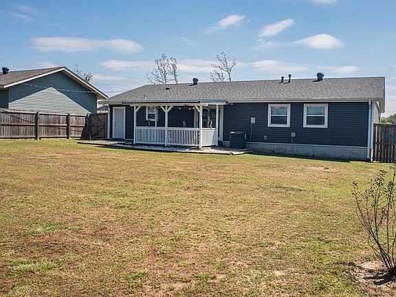 4th image of 16 Walnut Valley Dr