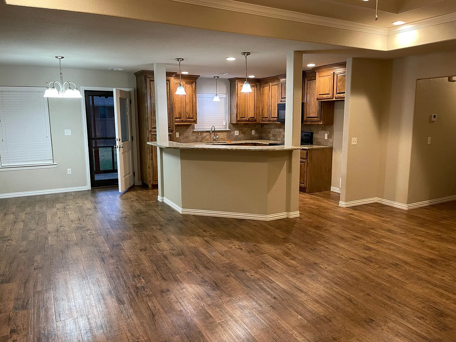 3 bed, 1496 sqft, $1,795 — Photo 3