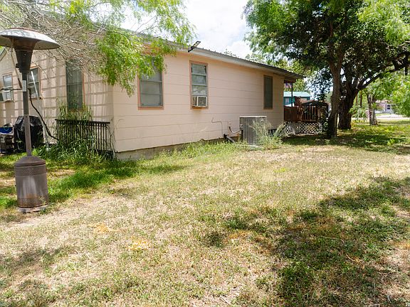 4th image of 115 Lake Terrace