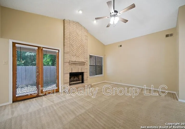 118 Golden Way — Photo 23