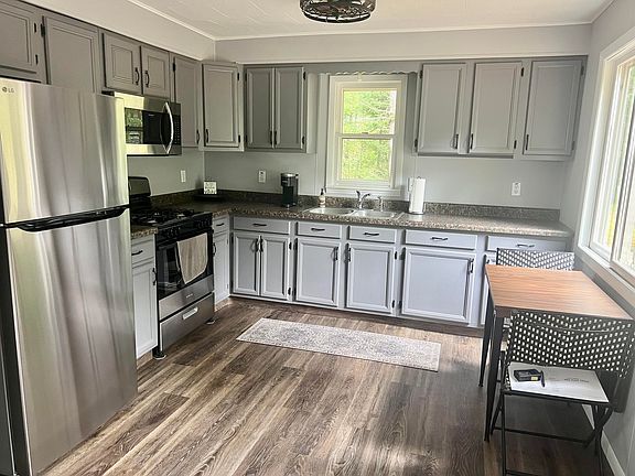 2nd image of 10567 Alpine Dr
