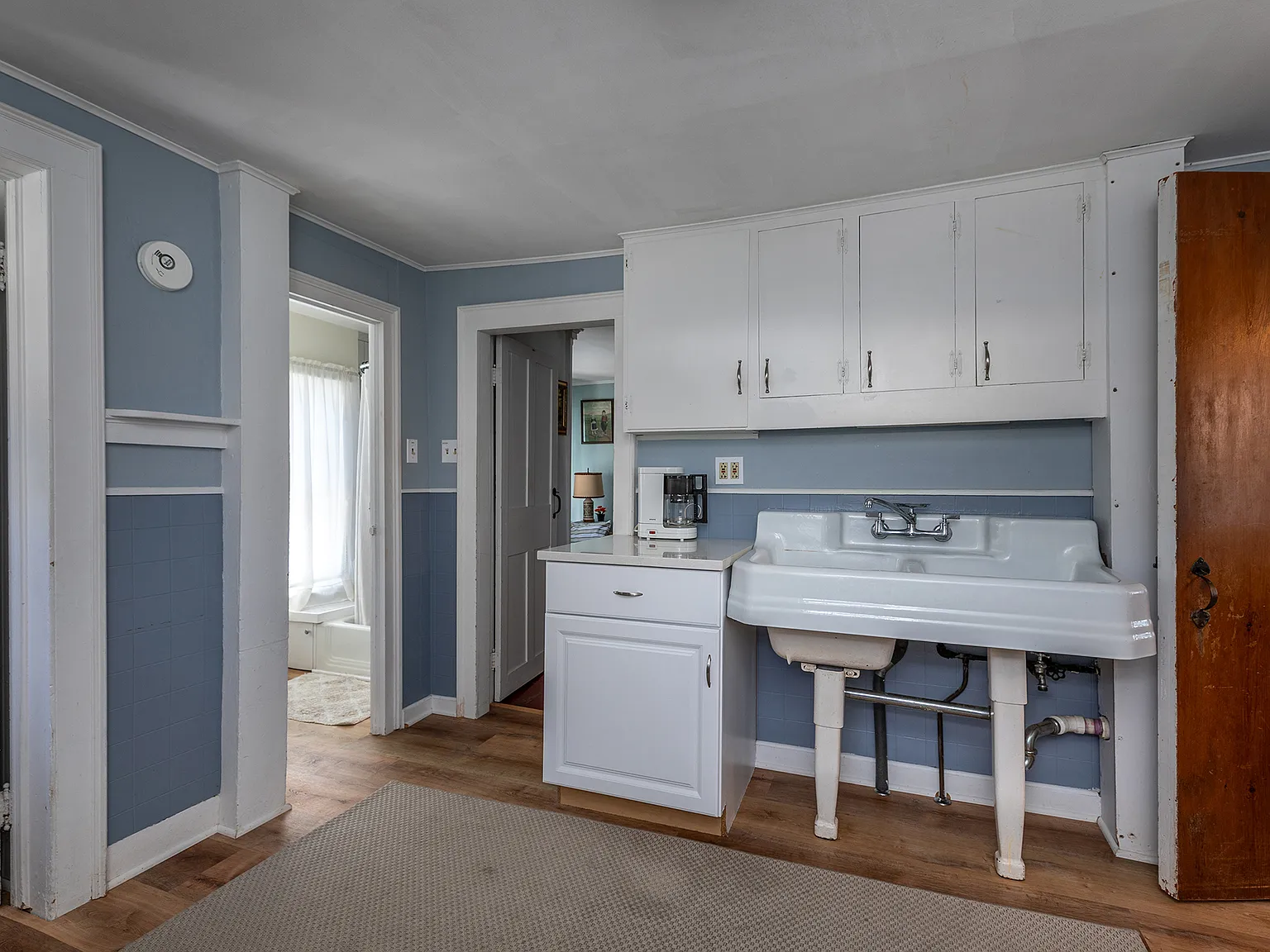 2 bed, 1.5 bath, 1300 sqft, $2,400 — Photo 4