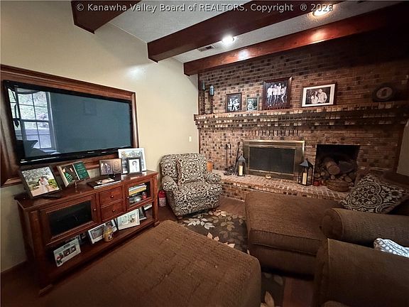 3rd image of 556 Hidden Valley Rd