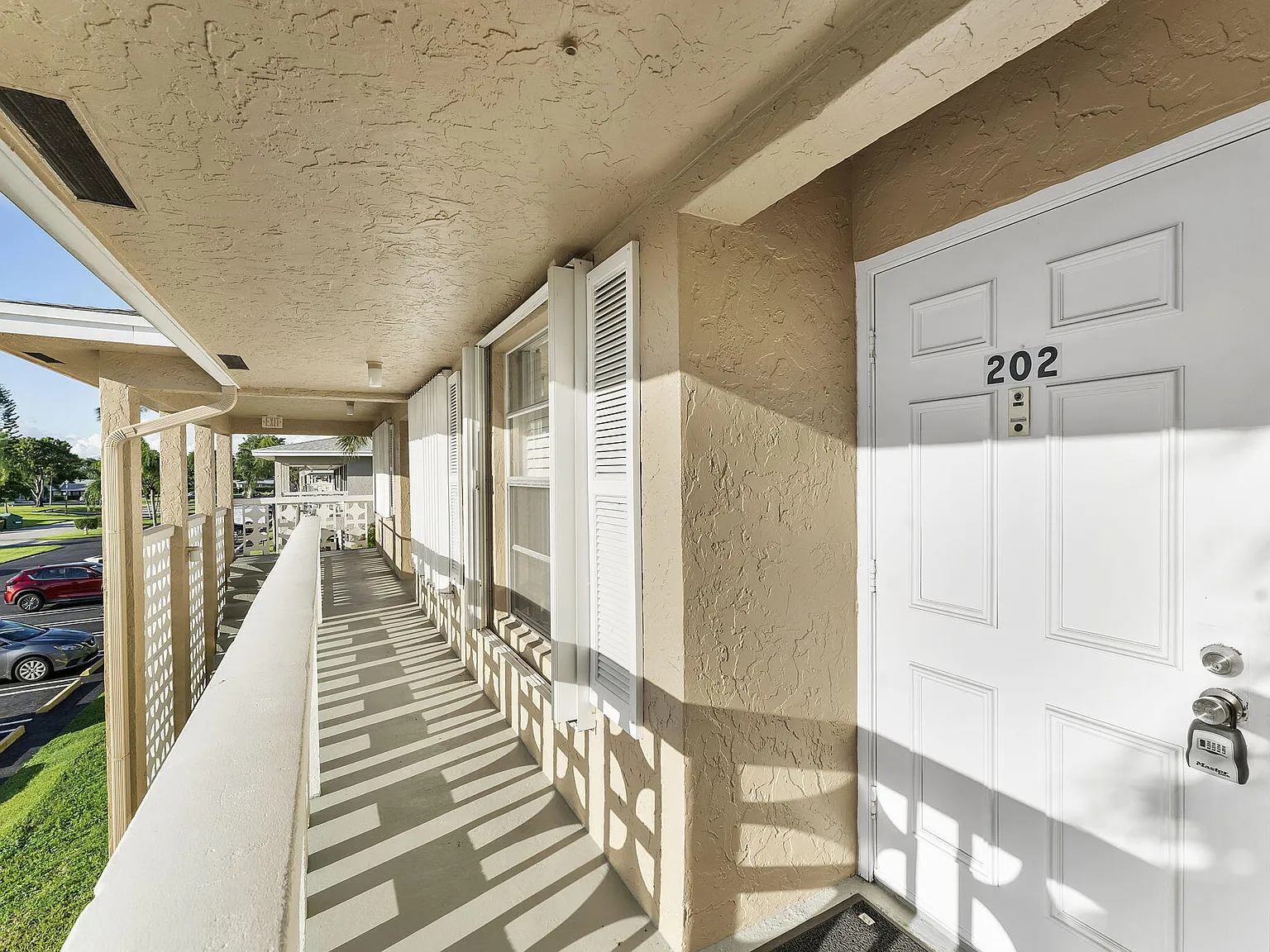 2 bed, 2.0 bath, 1167 sqft, $2,600 — Photo 3