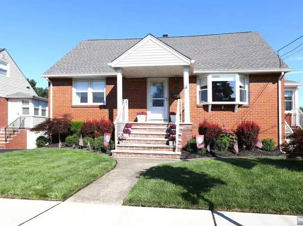 708 Washington St, Carlstadt, NJ 07072