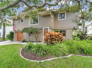 1011 S Pointe Alexis Dr, Tarpon Springs, FL 34689