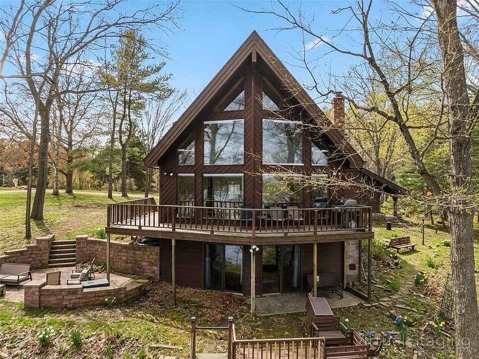 1st image of 2563 27 1/4 27 3/4 Street