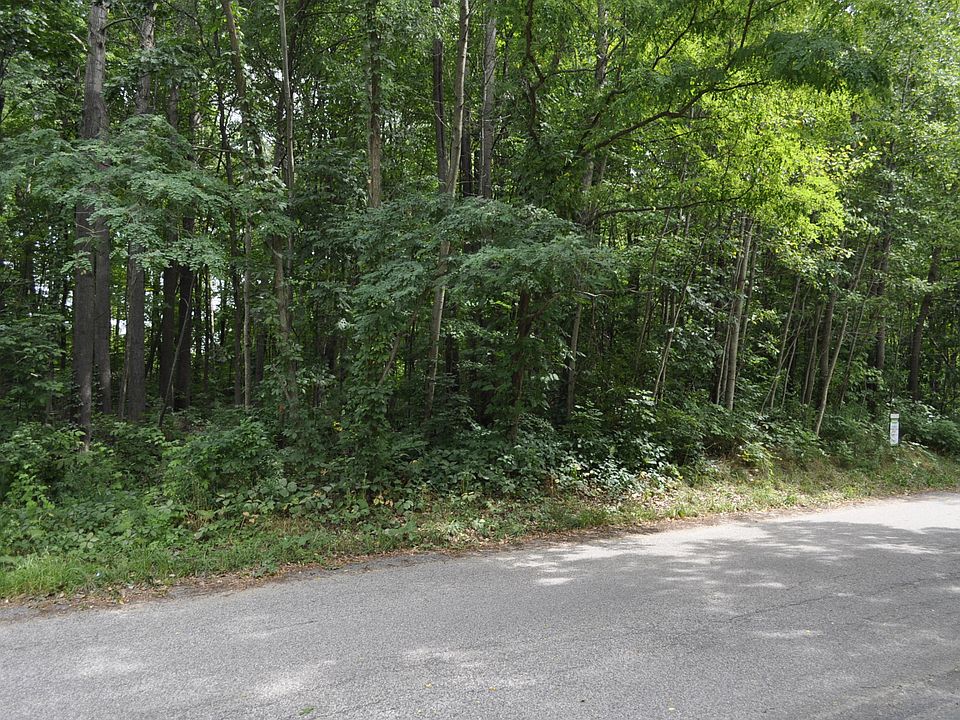 2nd image of 7320 Pine Ridge Dr NE