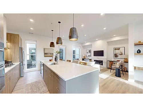9 West Dr Photo 1
